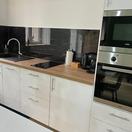 Appartement Luxe Jaune Saint-Etienne  Exterior foto
