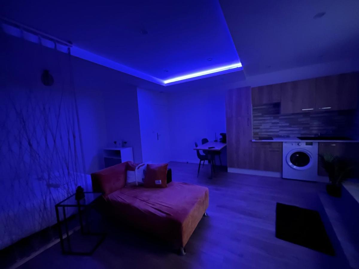 Appartement Luxe Jaune Saint-Etienne  Exterior foto